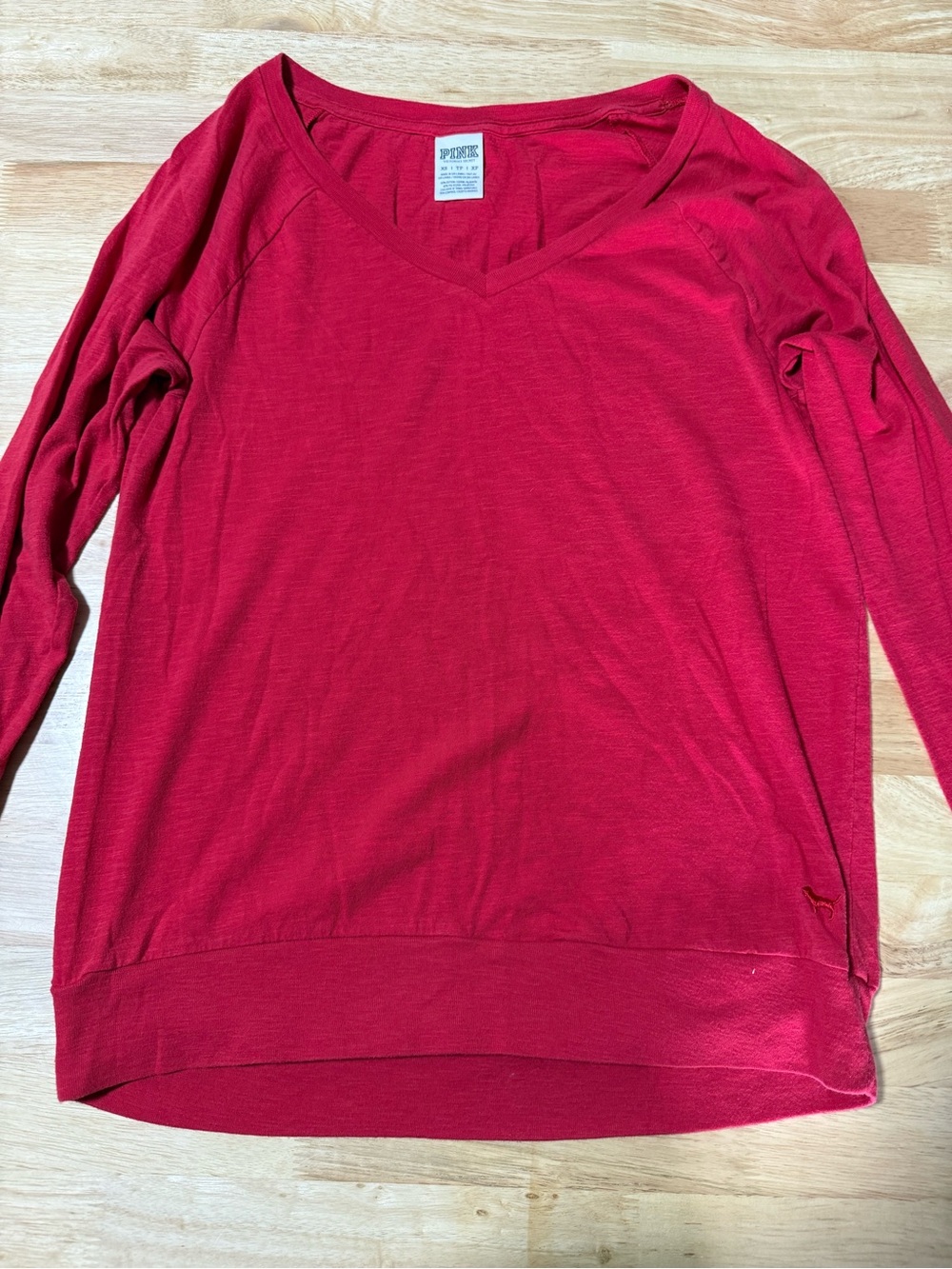 Victoria’s Secret PINK Women’s Long Sleeve V-Neck Top XS Bright Red